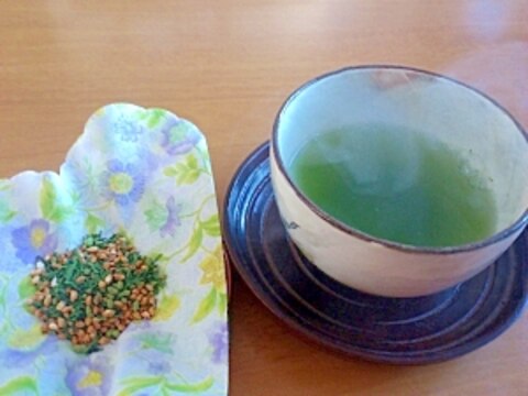 美味しくないお茶をリメイク！玄米茶に変身！